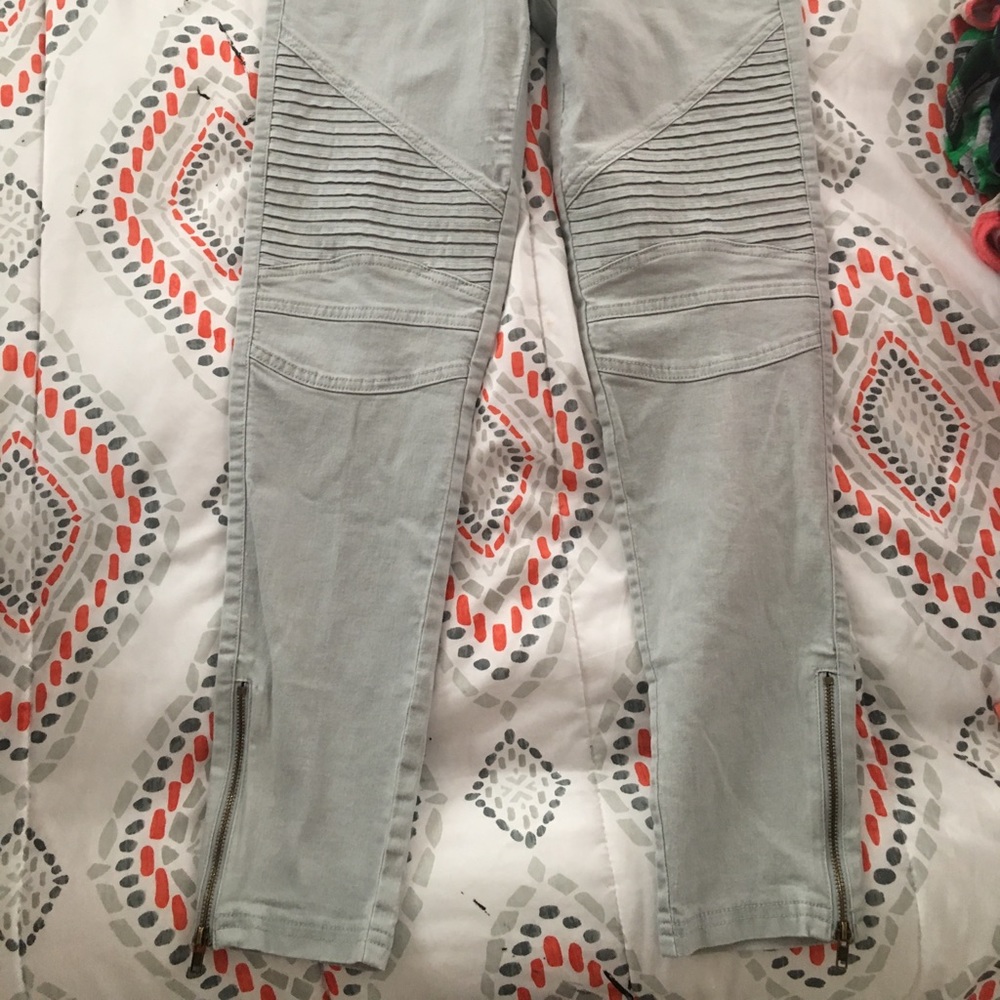 Jeans - Picture 3 of 3